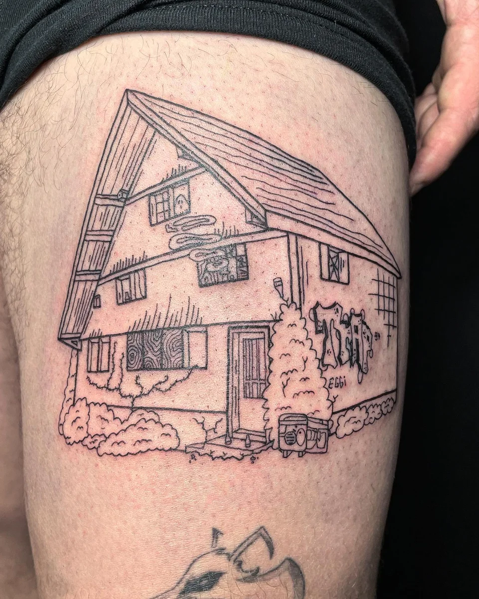 Fineline Haus-Motiv am Oberschenkel, von Silas