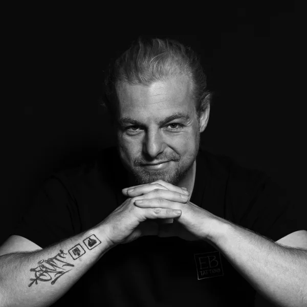 Ephraim Bachmann, Inhaber und Tätowierer bei EB Tattoo St. Gallen