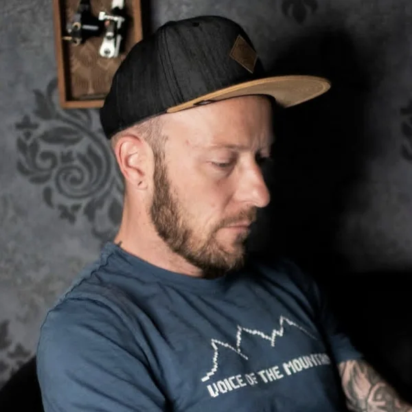 Jens, Tätowierer bei EB Tattoo St. Gallen